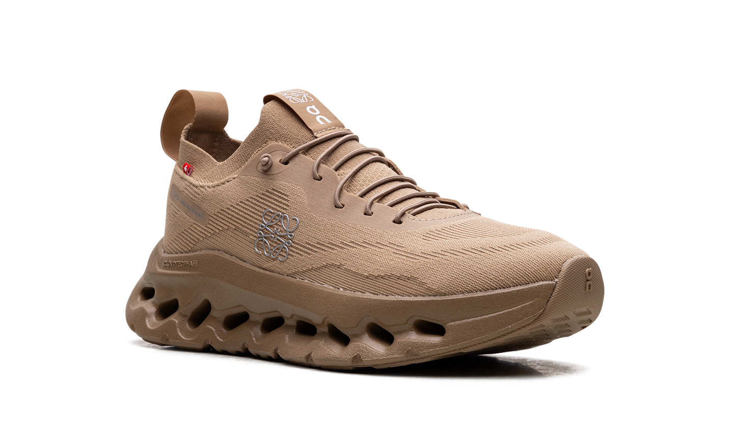 Cloudtilt WMNS "LOEWE Dark Sand"