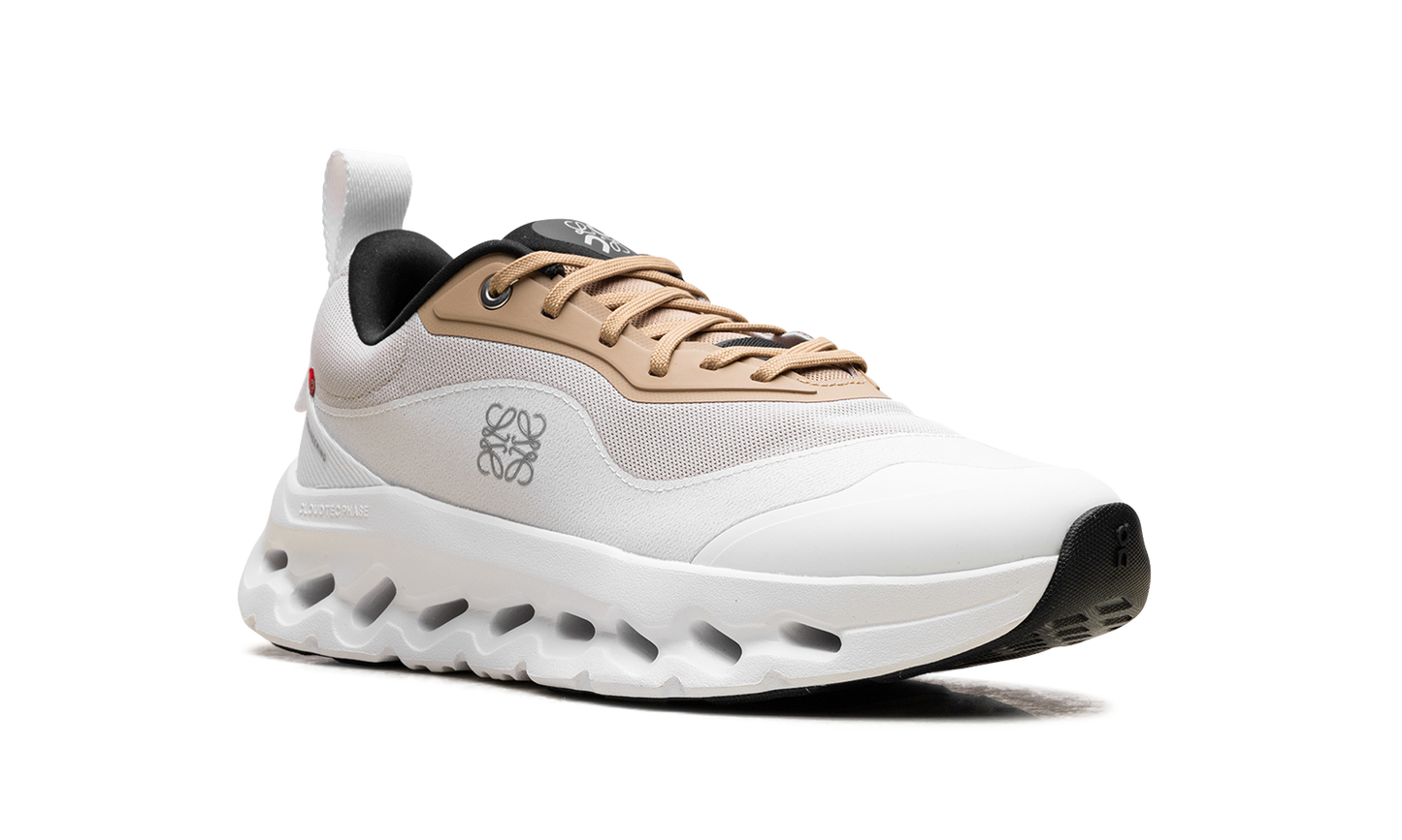 Cloudtilt 2 "LOEWE - Tan White"