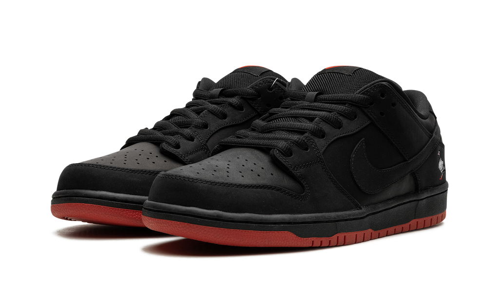 SB Dunk Low Black Pigeon