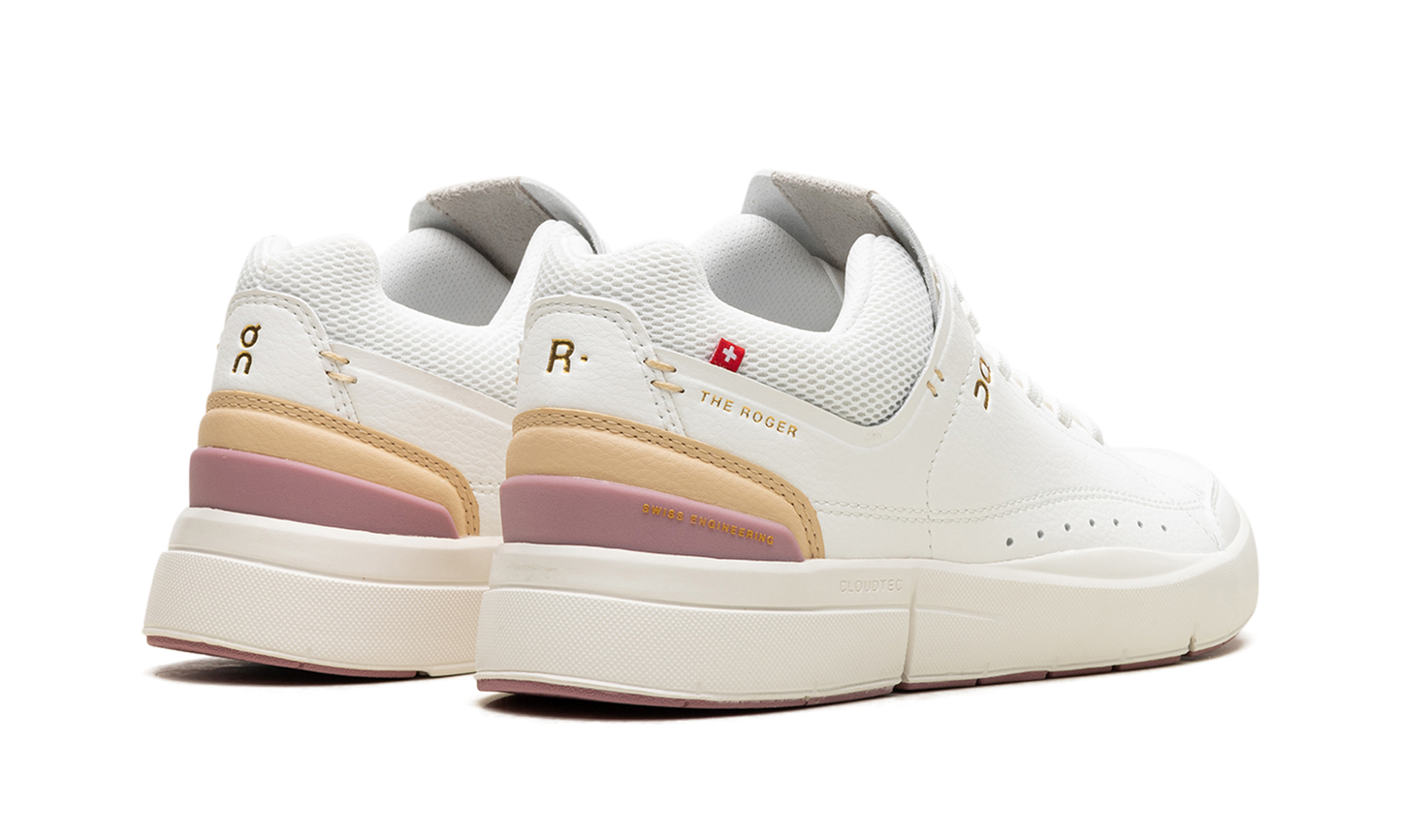 The Roger Centre Court WMNS "White"