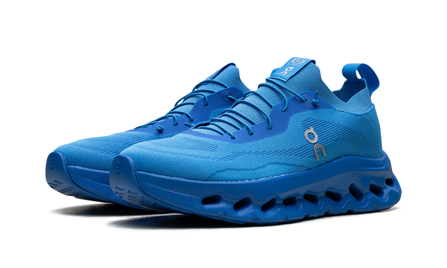 Cloudtilt "LOEWE - Blue"