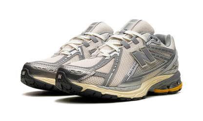 1906R "Metallic Sier Yellow"