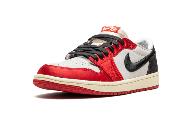 1 Retro Low Trophy Room