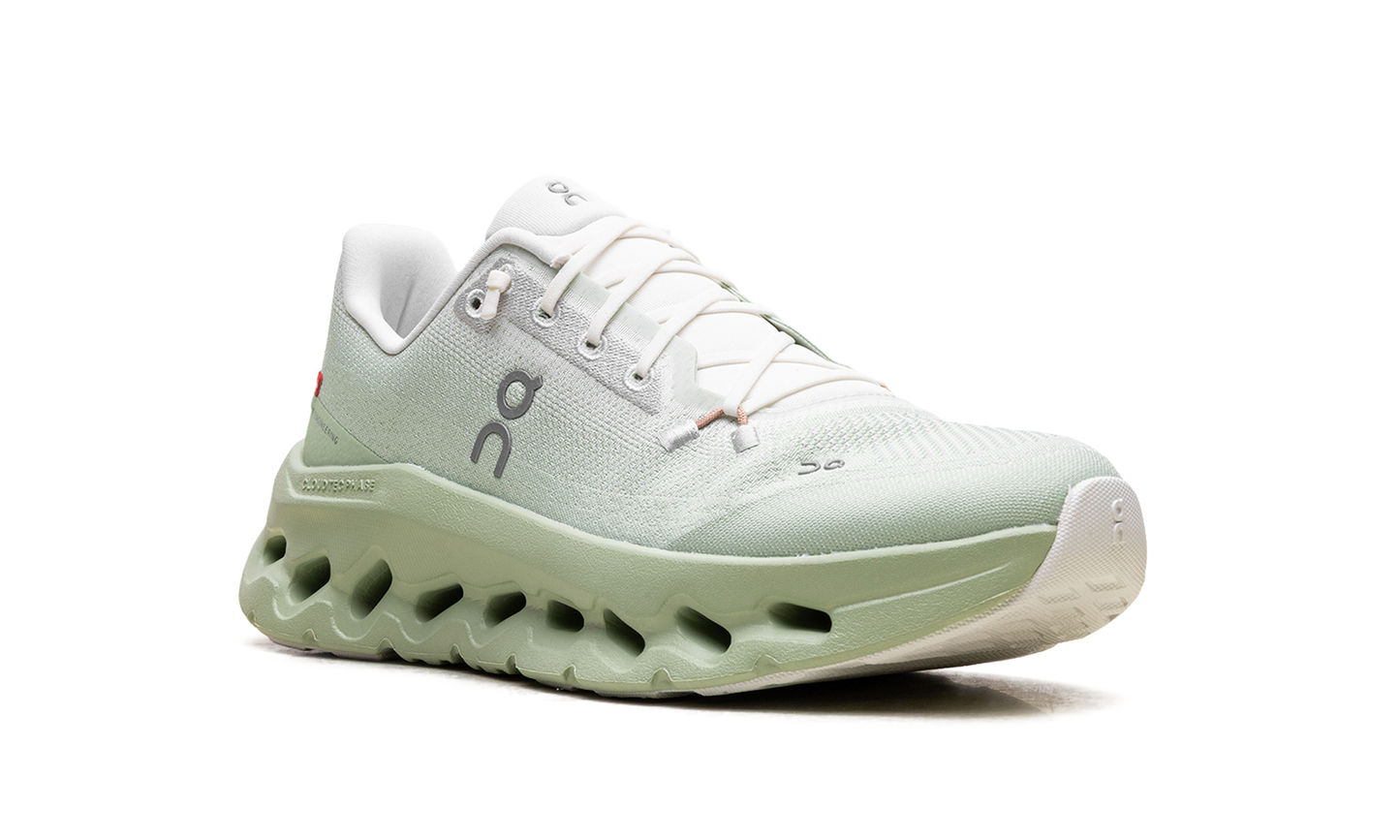 Cloudtilt WMNS "Ivory Sag"