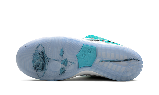 SB Dunk Low April Skateboards