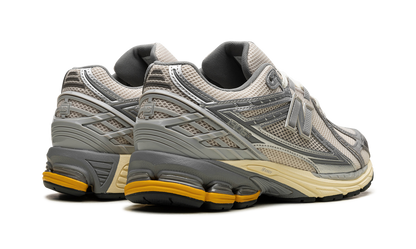 1906R "Metallic Sier Yellow"