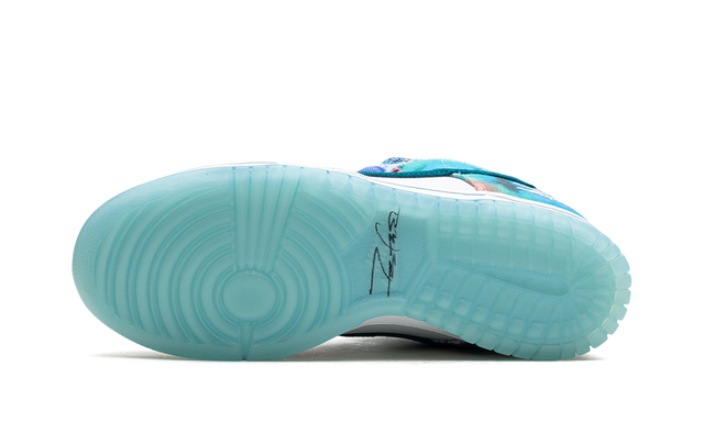 SB Dunk Low Futura Laboratories Bleached Aqua