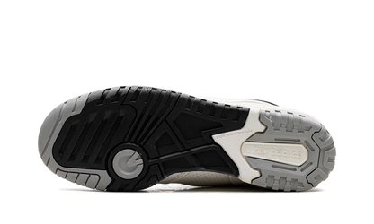 550 VINTAGE WHITE BLACK