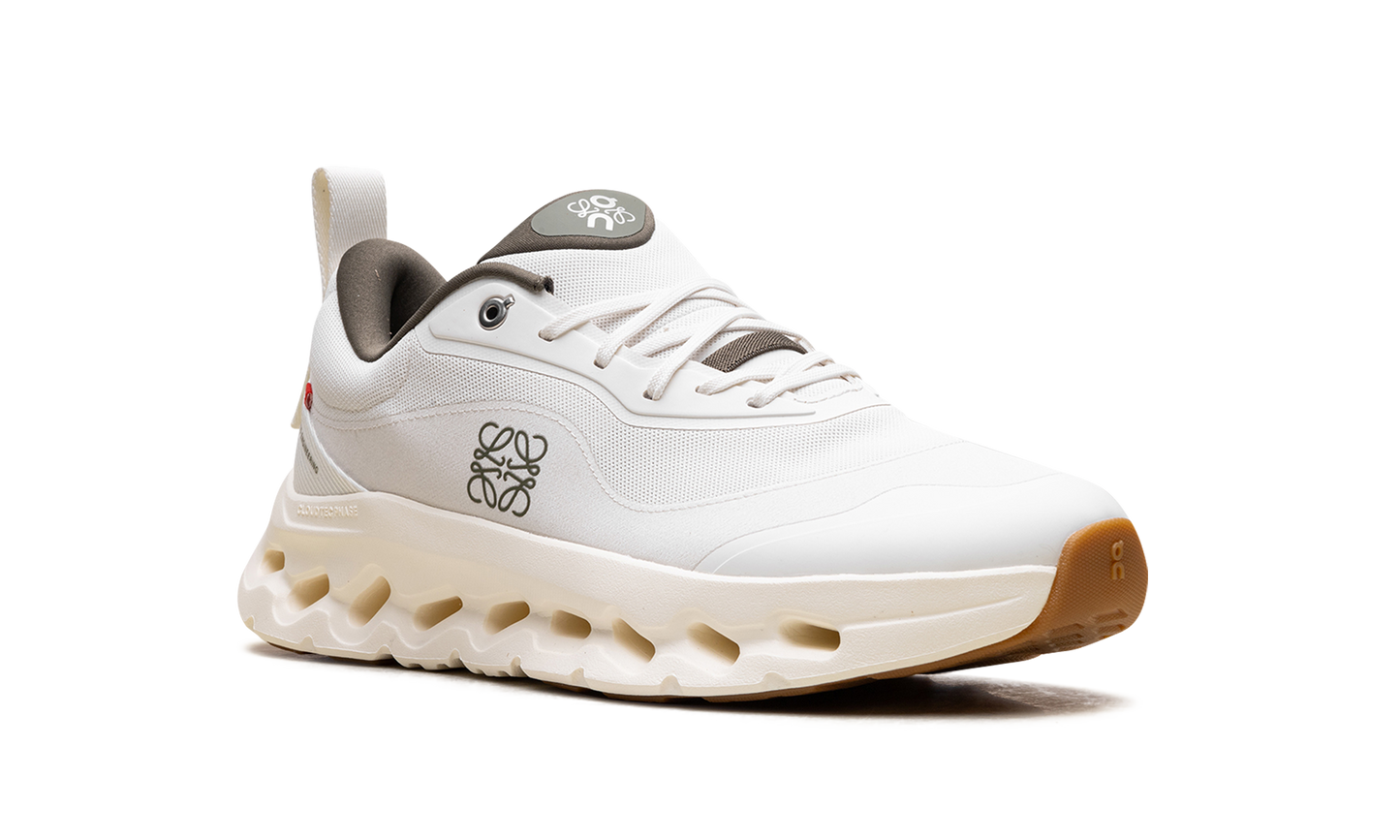 Cloudtilt 2 "LOEWE White Khaki"
