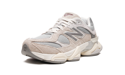 9060 Lunar Timberwolf Grey