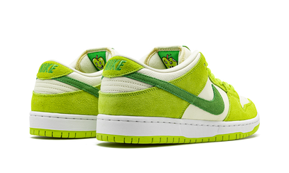 SB Dunk Low Pro Sour Apple