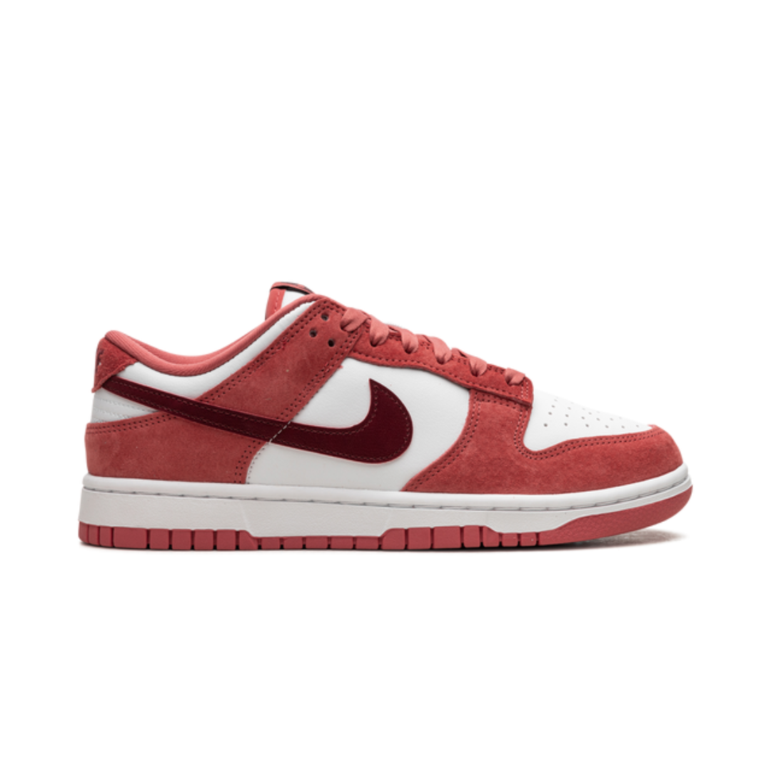 SB Dunk Low Valentines Day (2024)