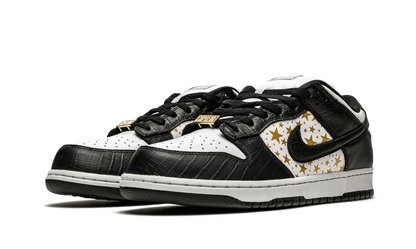 SB Dunk Low  Stars Black