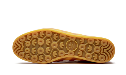 Gazelle Indoor Scarlet Cloud White