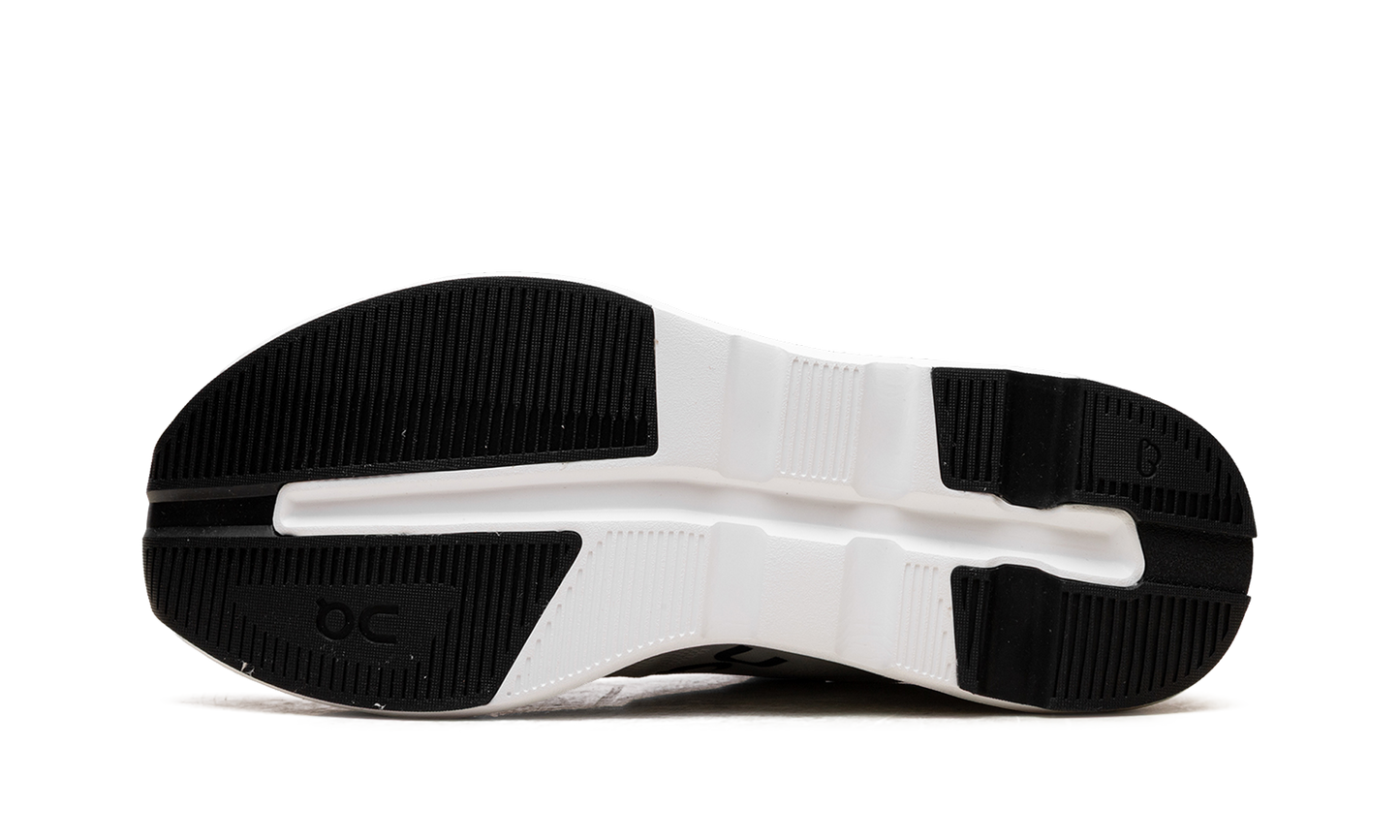 Cloudzone WMNS "Ice Black"