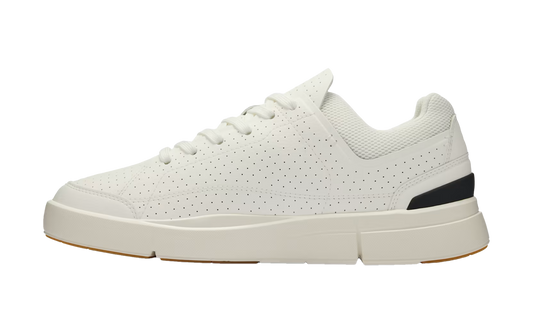 On The Roger Centre Court WMNS "White Black"