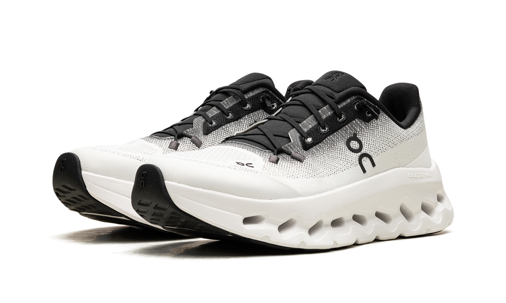 Cloudtilt Black/Ivory