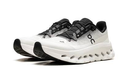 Cloudtilt Black/Ivory