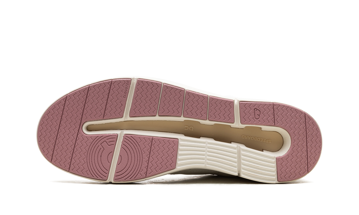 The Roger Centre Court WMNS "White"