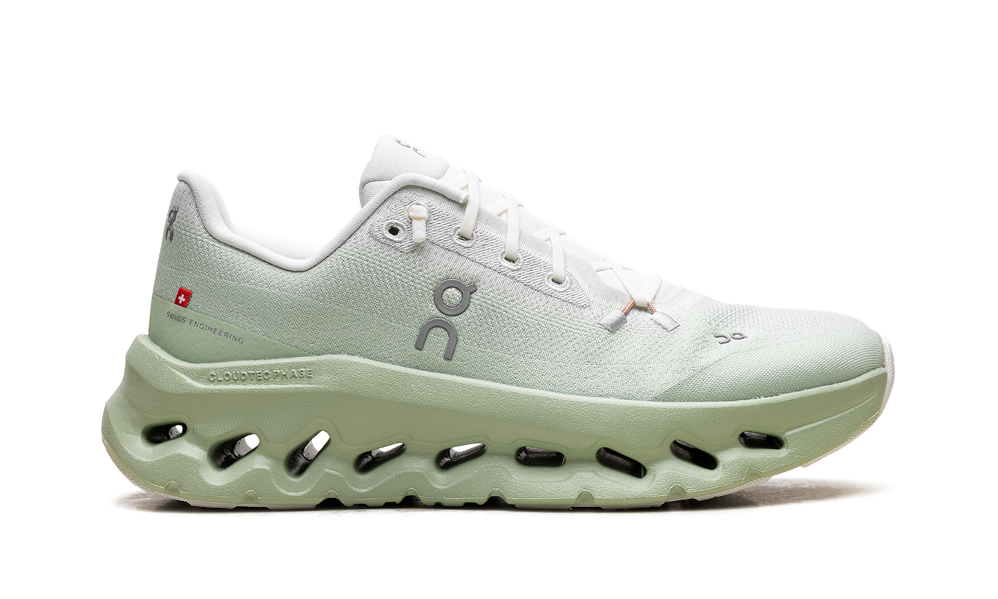 Cloudtilt WMNS "Ivory Sag"