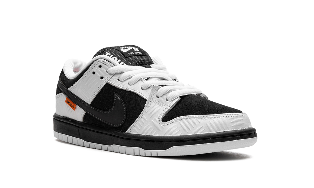 SB x Dunk Low Pro Black and White