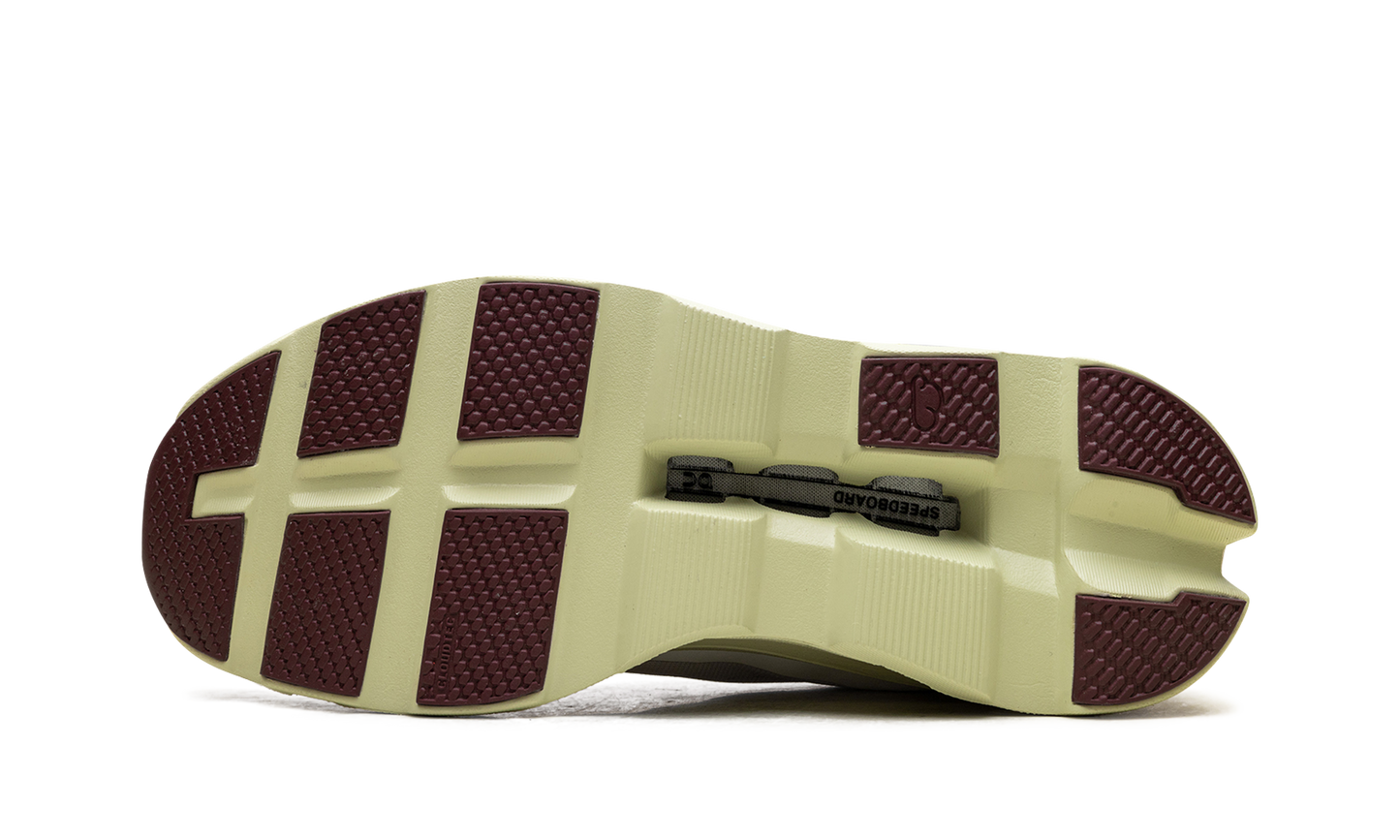 Cloudmonster "Frost Acacia"