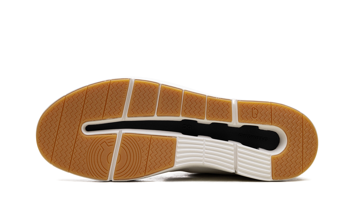 On The Roger Advantege WMNS "White Spice"