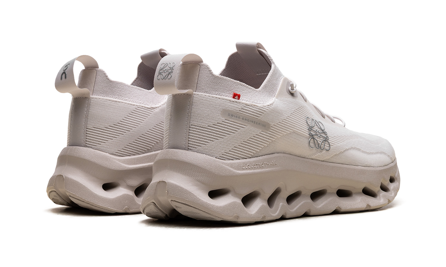 Cloudtilt "Loewe - Sand"