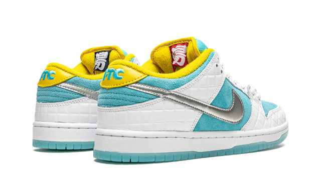 SB Dunk Low Pro FTC Lagoon Pulse