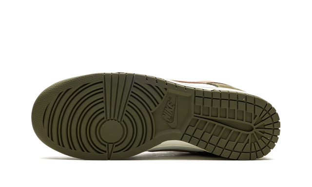 Dunk Low Premium Medium Olive Hemp