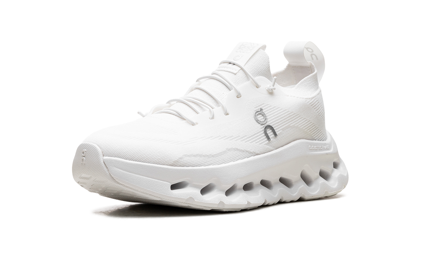 Cloudtilt WMNS "LOEWE All White"