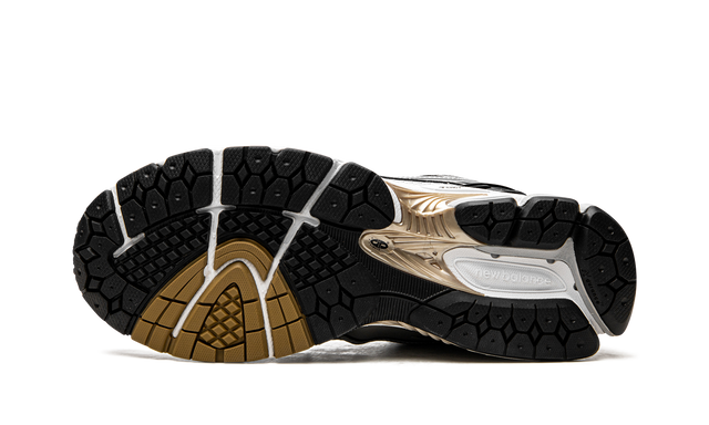 1906R  "White / Gold"