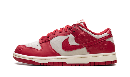 Dunk Low WMNS "Red Roses"