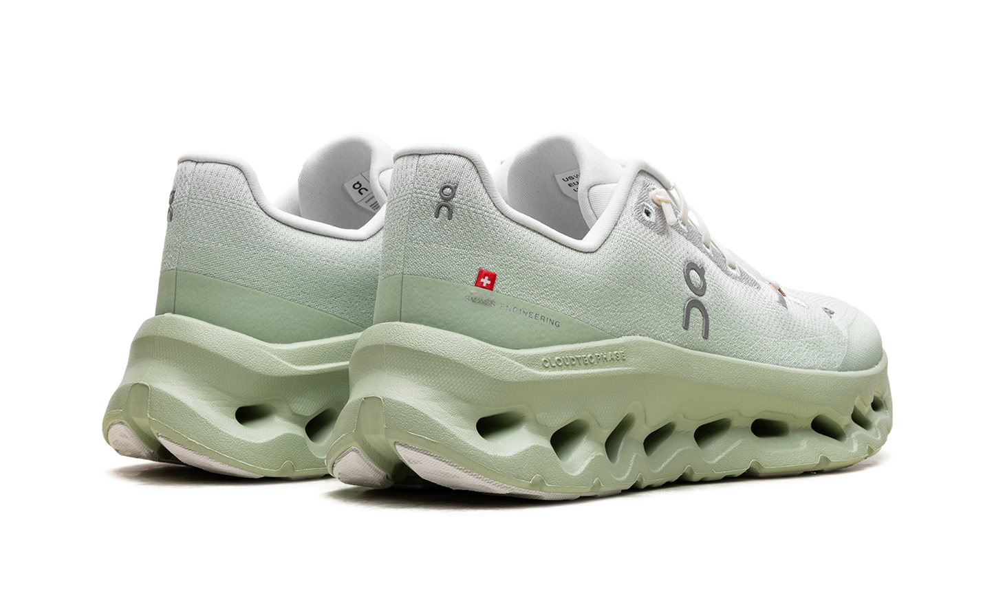 Cloudtilt WMNS "Ivory Sag"