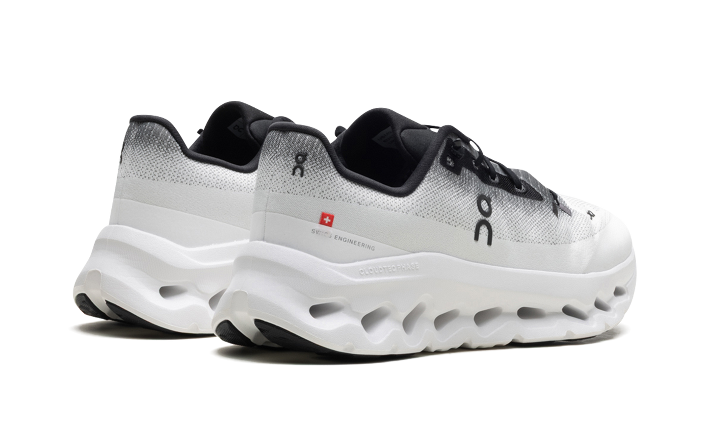 Cloudtilt "Black | Ivory"