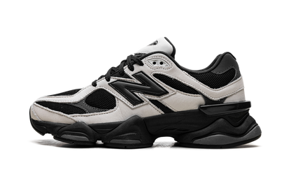 9060 Off White Black