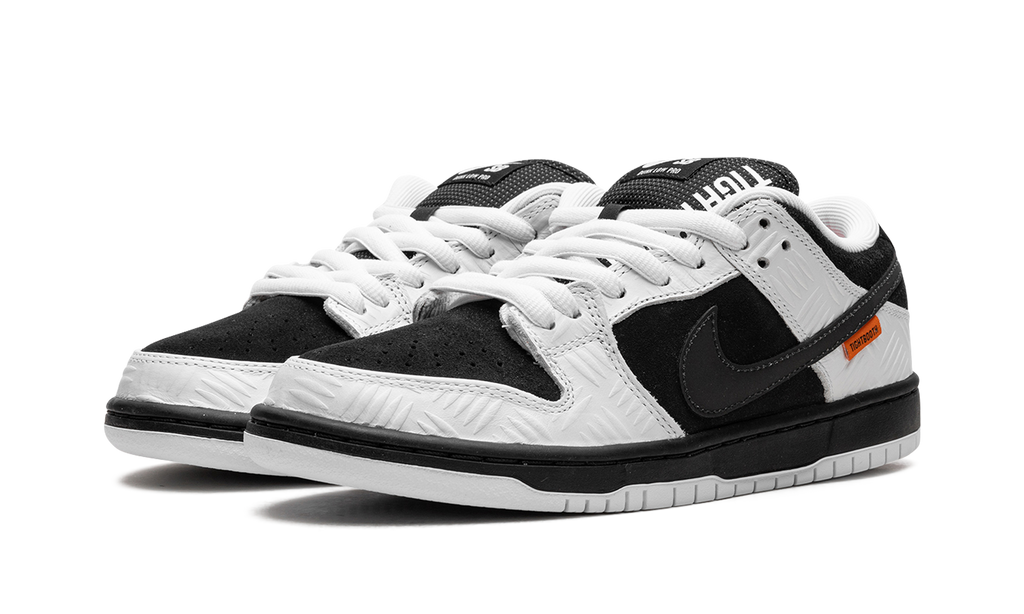 SB Dunk Low TIGHTBOOTH