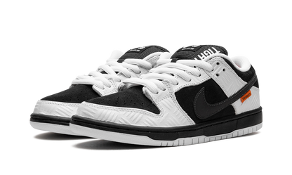 SB Dunk Low TIGHTBOOTH