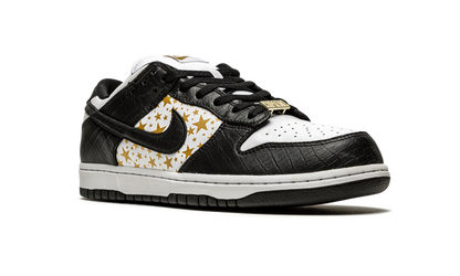 SB Dunk Low  Stars Black