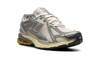 1906R "Metallic Sier Yellow"