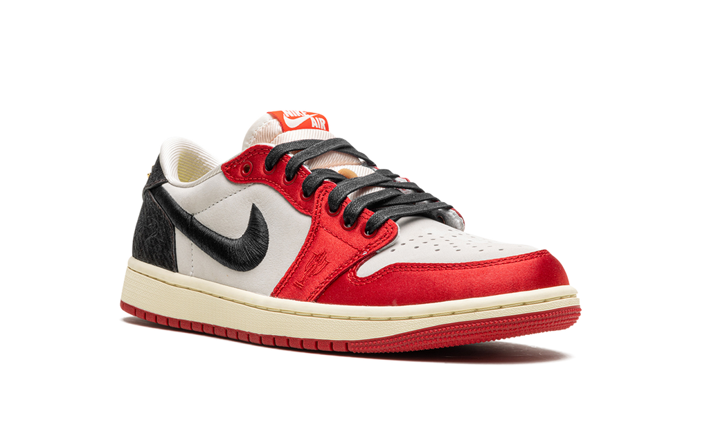 1 Retro Low Trophy Room