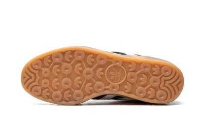 Gazelle Indoor Black