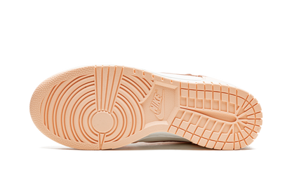 Dunk High Crimson Tint