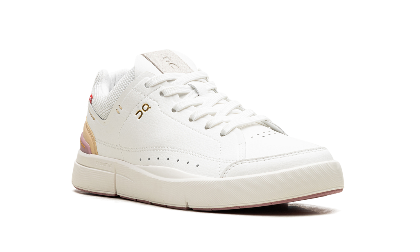 The Roger Centre Court WMNS "White"