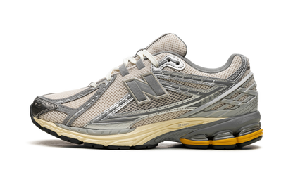 1906R "Metallic Sier Yellow"