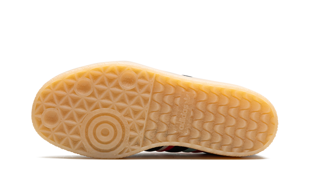 Sambae x KSENIASCHNAIDER