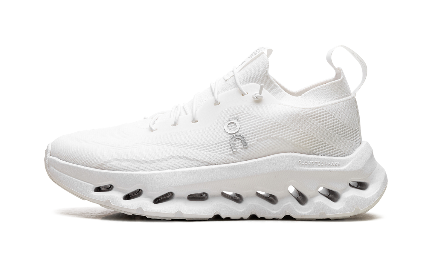 Cloudtilt WMNS "LOEWE All White"
