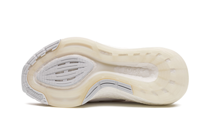 UltraBoost 22 Triple White
