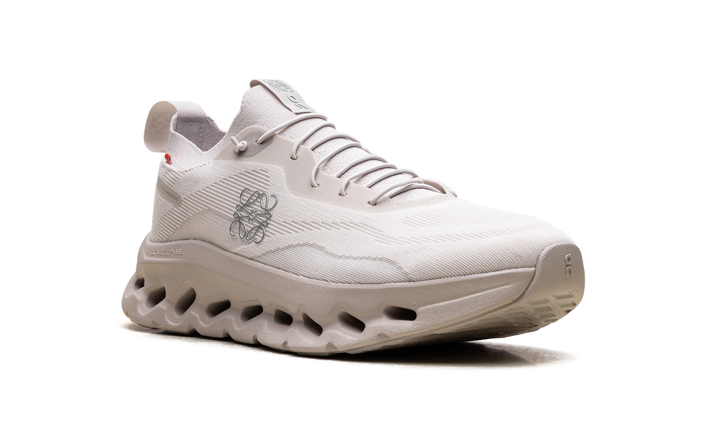 Cloudtilt "Loewe - Sand"