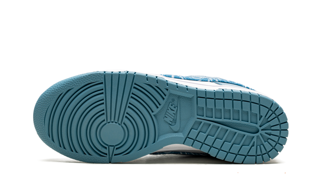 Dunk Low Essential Paisley Pack Worn